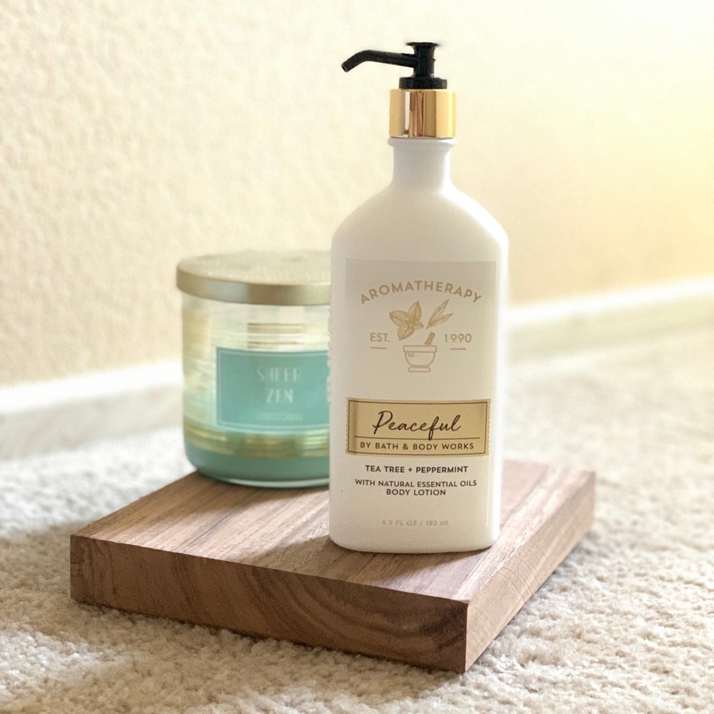 BATH AND BODY WORKS aromatherapy peaceful lotion